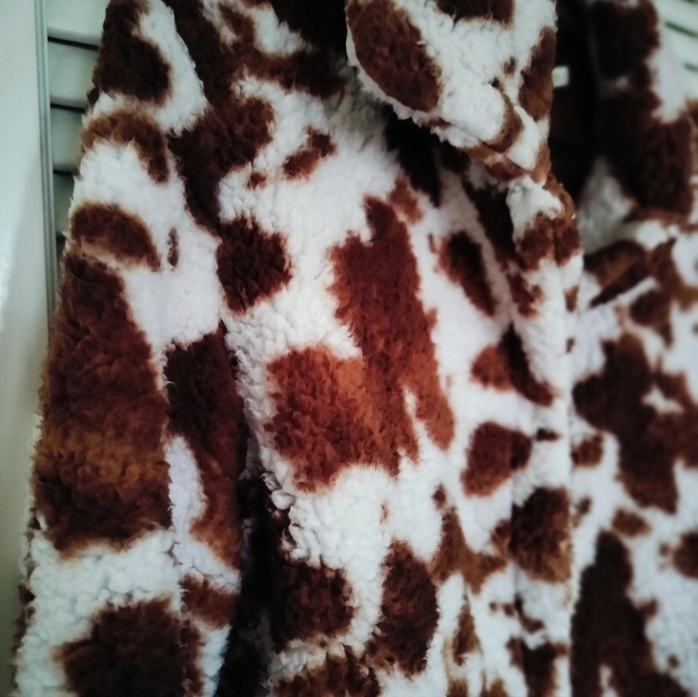 Millibon Women's Cow Print Teddy Jacket Very Soft Size Medium - Picture 3 of 8